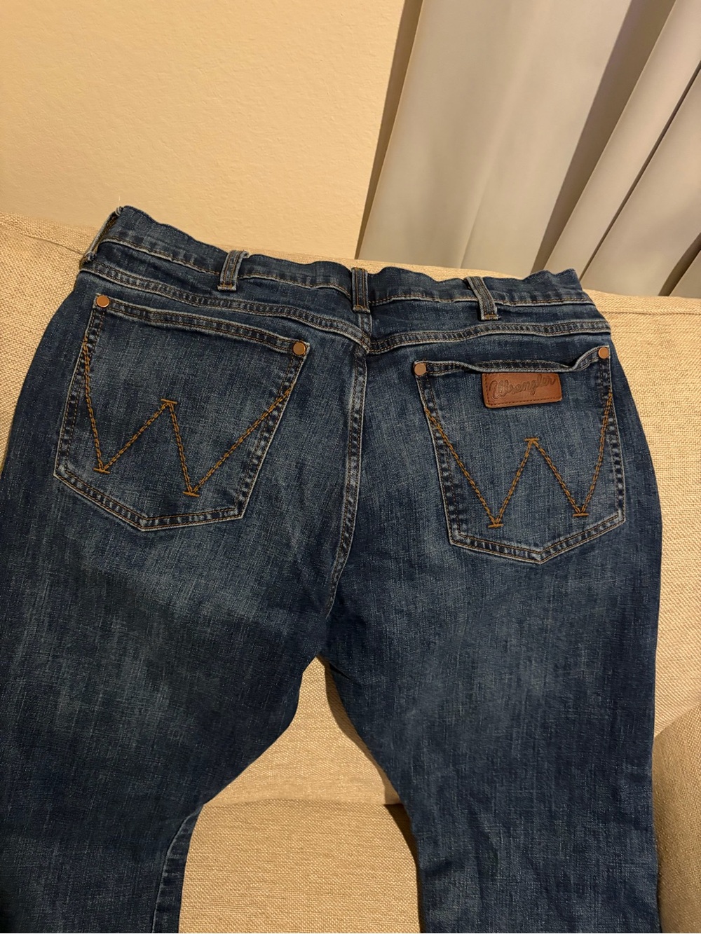Wrangler Men's Dark Blue Relaxed Fit Jeans